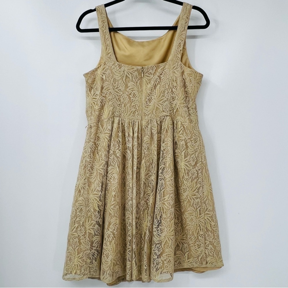 Jessica Howard Beige Dress Women's Size 12P Fit And Flare Sleeveless Lace Floral - Picture 2 of 9